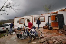 Tornado chasers, meteorologists working for better forecasts