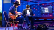 Hermanos Gutiérrez perform 'Los Ojos del Cóndor'