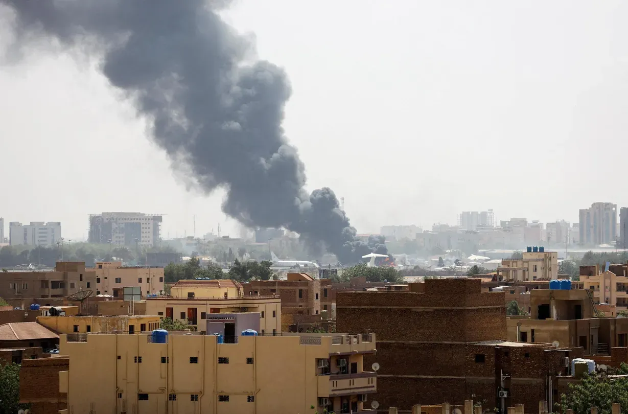 News Wrap: U.S. evacuates Americans citizens from Sudan