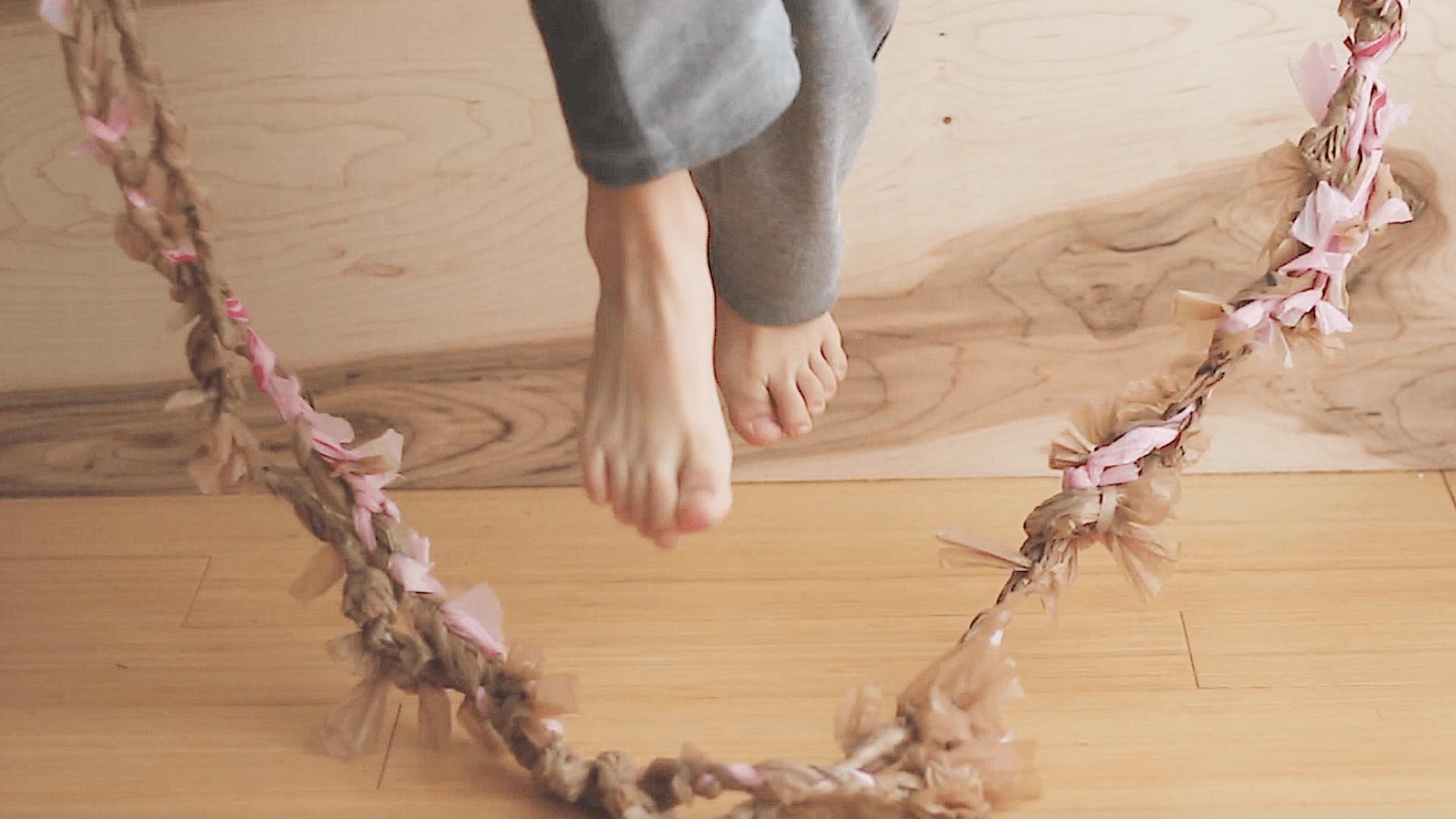 S2 E39: Upcycle Bags Into a Plarn Jump Rope | Crafts for ...