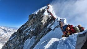 Video thumbnail: PBS NewsHour When the dream of summiting Everest becomes a nightmare