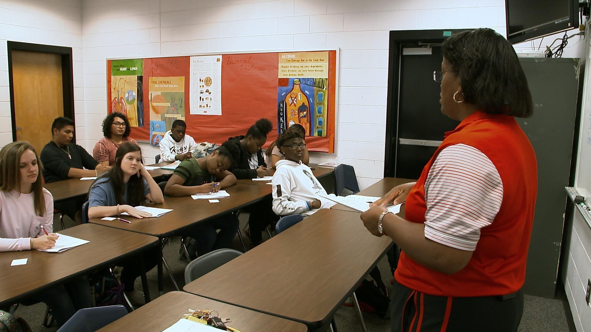 Teaching Sex Ed in an Area Gripped By Teen Pregnancy | Retro Report