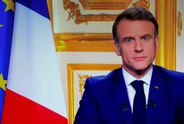 News Wrap: Macron vows to stay in office after PM's ouster