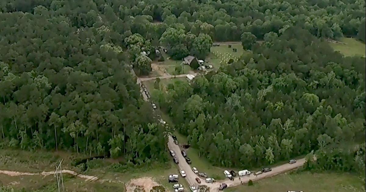 PBS News Hour | News Wrap: Manhunt for Texas man accused of killing 5 ...