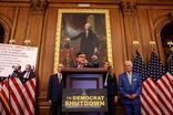 News Wrap: Federal workers union calls for end to shutdown
