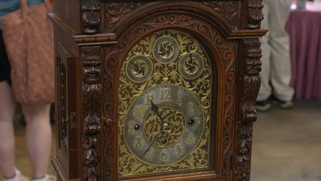 Antiques Roadshow | Appraisal: 1906 Black Walnut Pedestal Clock