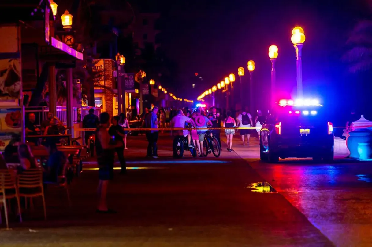 News Wrap: 9 wounded in Memorial Day shooting in Florida