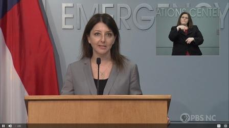 Video thumbnail: NC Emergency Management and Weather 04/13/21: Coronavirus Briefing (Spanish)