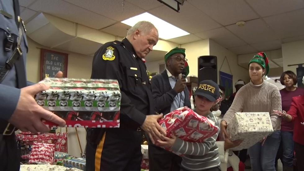 Christmas comes early in Monmouth County beach town image
