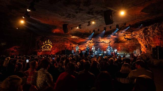 The Caverns Sessions | OZOMATLI performs 'Can't Stop'