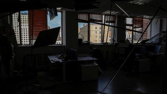 News Wrap: Russian drone attack on Kyiv kills at least 18