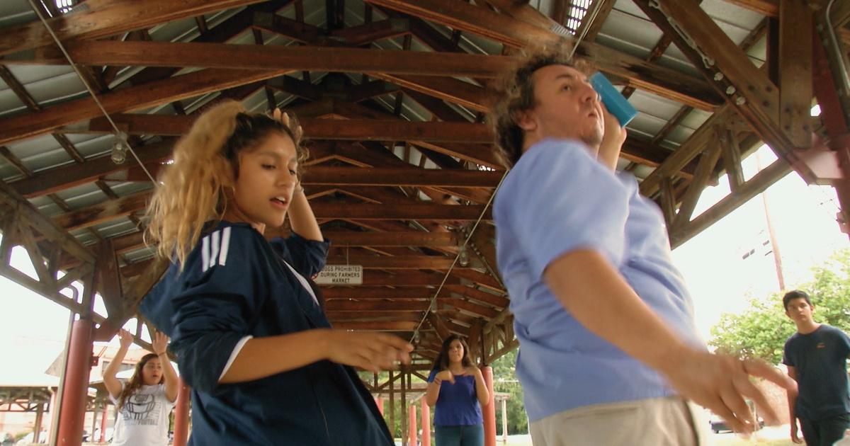 REEL SOUTH | ¡Fiesta! Quinceañera Exclusive Clip | Season 4 | Episode 3