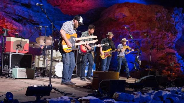 Turnpike Troubadours 