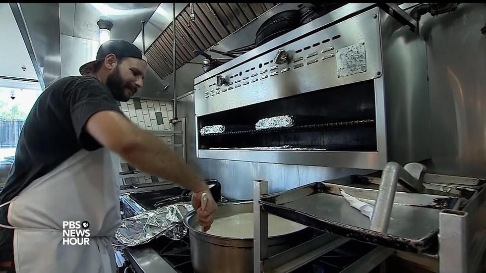 Houston chefs deliver meals to shelters, first responders image