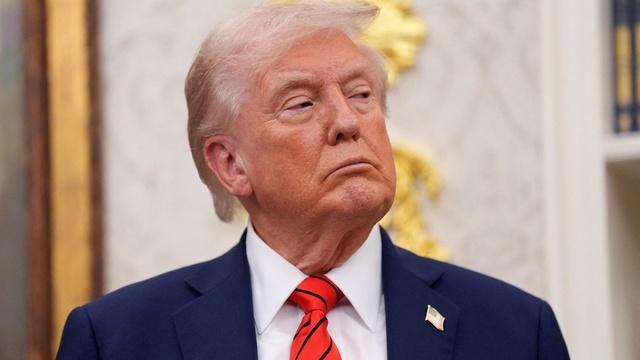 News Wrap: Trump orders Pentagon to pay troops amid shutdown