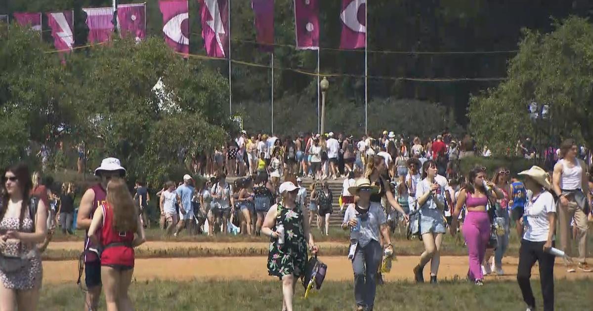 Chicago Tonight Lollapalooza Rocks Chicago as COVID19 Cases Rise