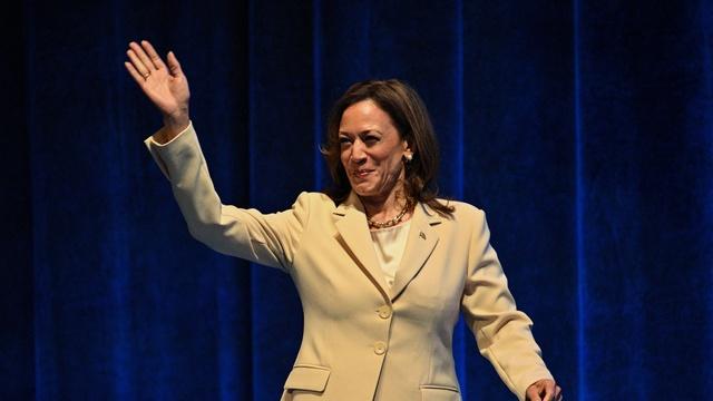 Harris sharpens message as polls show tight race with Trump