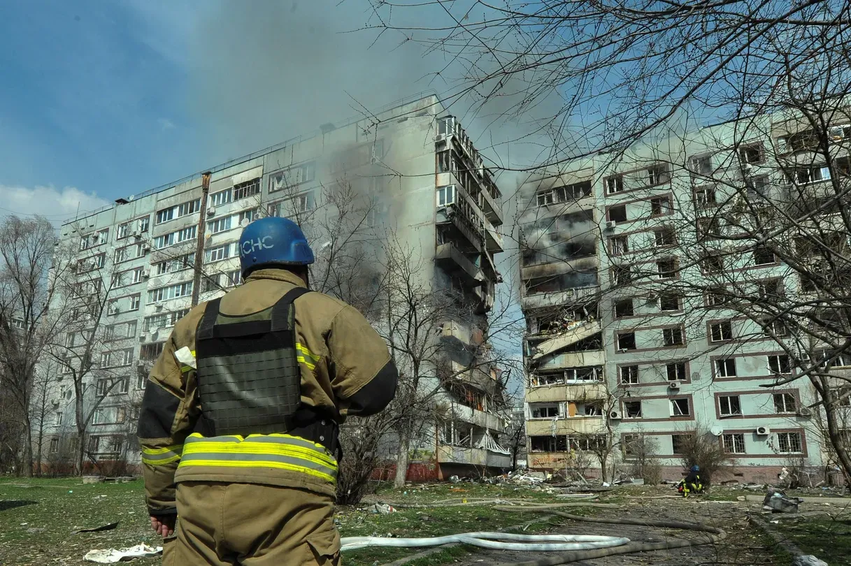 News Wrap: Russian missiles hit residential targets