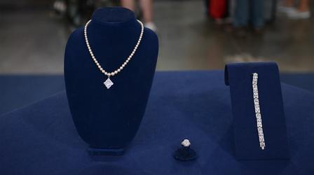 Video thumbnail: Antiques Roadshow Appraisal: Art Deco Diamond Bracelet, Ring, & Pendant