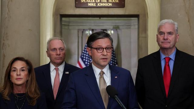 Trump threatens mass firings as shutdown continues