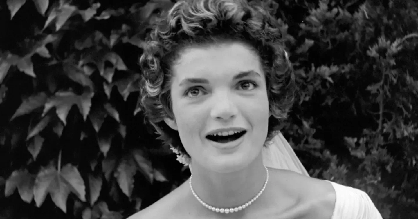 Tale of Two Sisters : 102