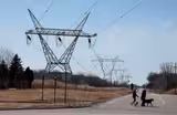 Ontario premier explains surcharge on electricity to U.S.