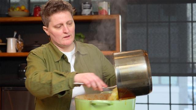 Chef April Bloomfield makes Marcella Hazan's tomato sauce with onion and butter