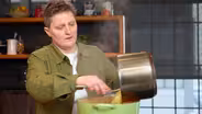 Chef April Bloomfield makes Marcella Hazan’s tomato sauce with onion and butter