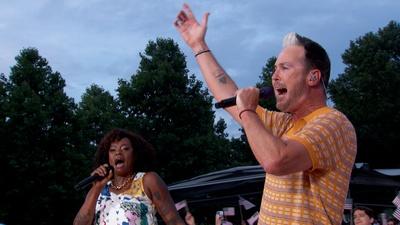 Fitz & Noelle from Fitz and The Tantrums Perform 