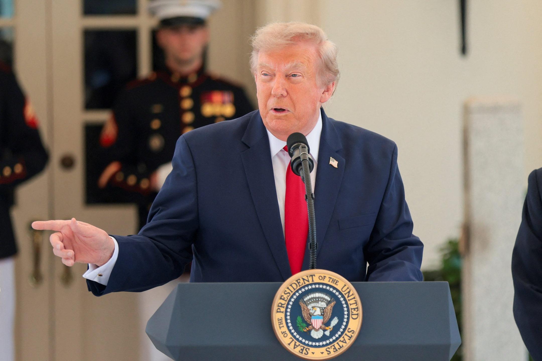 News Wrap: Judge says Trump's lawsuit against IRS filed for 'improper purpose'