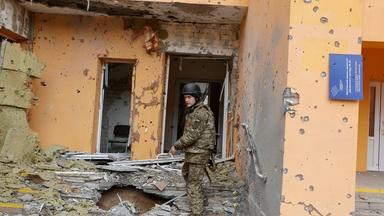 Russia slowly advances in the Donbas region