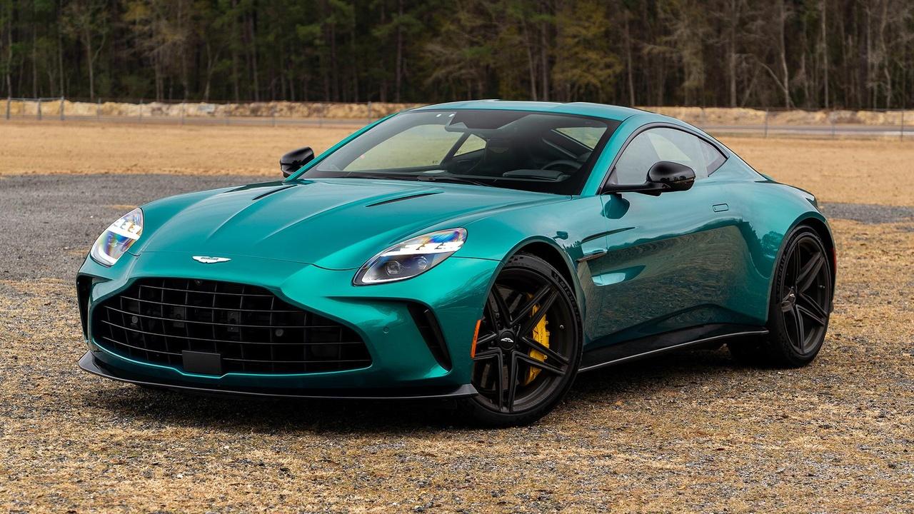 MotorWeek | 2025 Aston Martin Vantage & 2025 Kia Carnival Hybrid