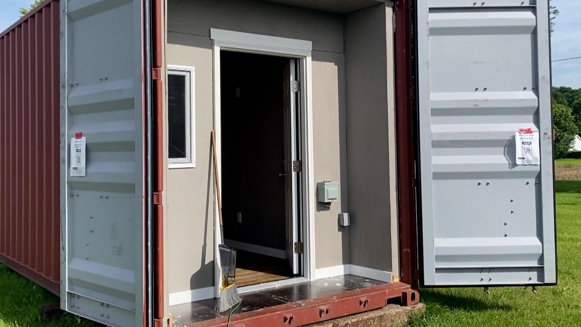 Kentucky Students Building Container Clinic for Liberia