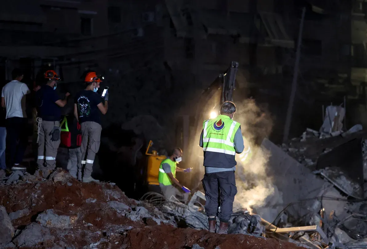 News Wrap: Israel strikes Hezbollah HQ in Beirut