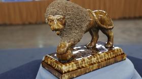 Video thumbnail: Antiques Roadshow Appraisal: 1849 Bennington Pottery Lion