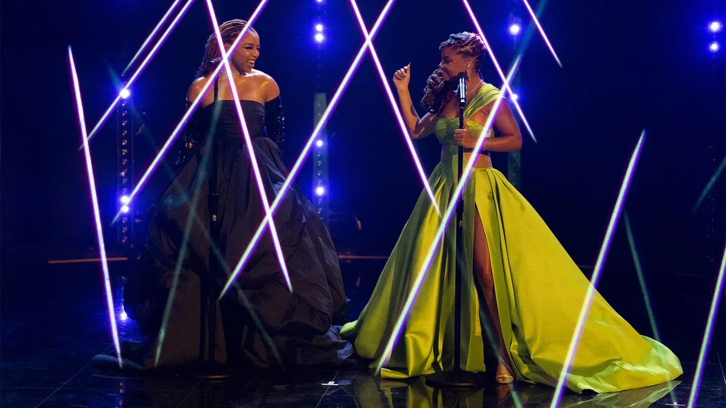 Chloe x Halle - "Feeling Good" | Live Performance