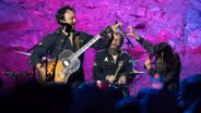Shakey Graves Performs "Ready or Not"