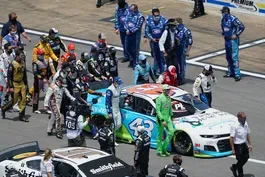 News Wrap: NASCAR drivers support Wallace after noose found