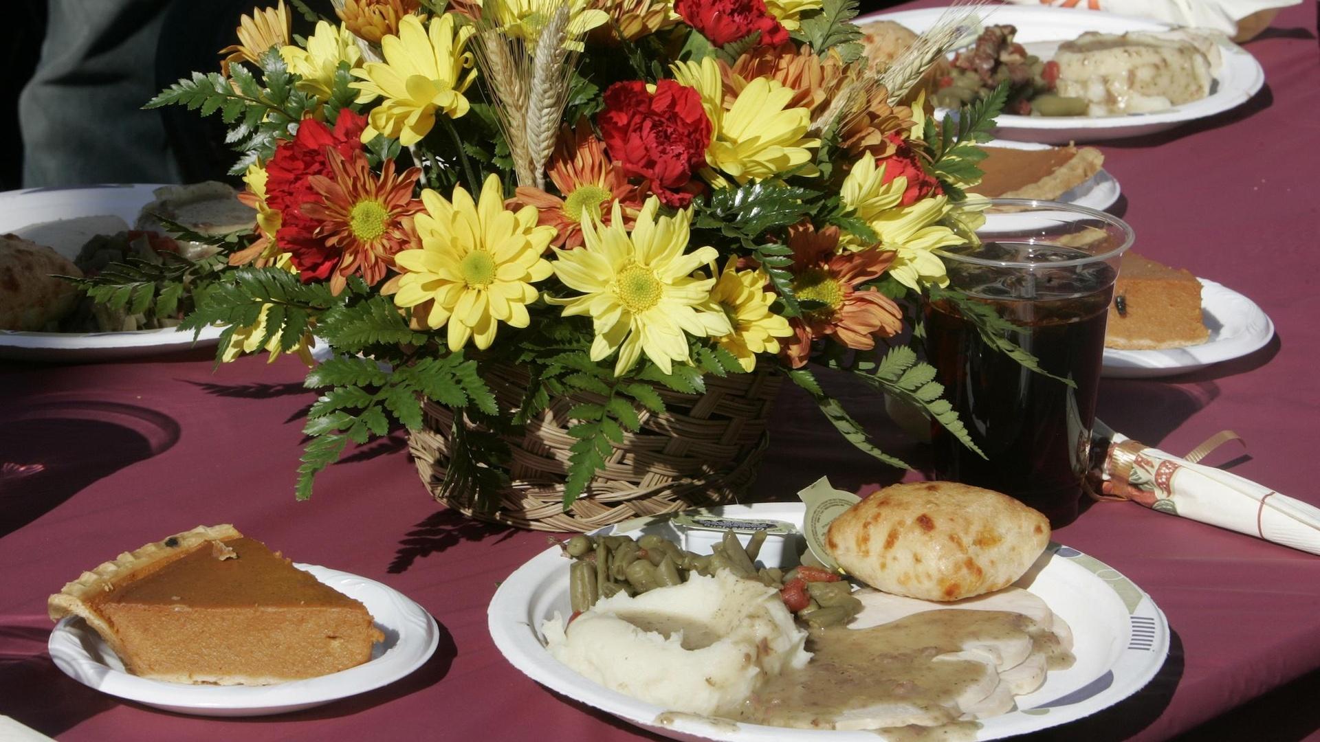 How to navigate challenging conversations this Thanksgiving | PBS News ...