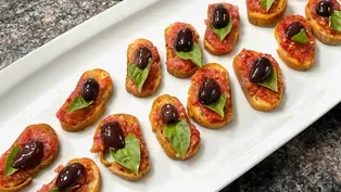 Jacques Pépin Makes Tomato Toasts