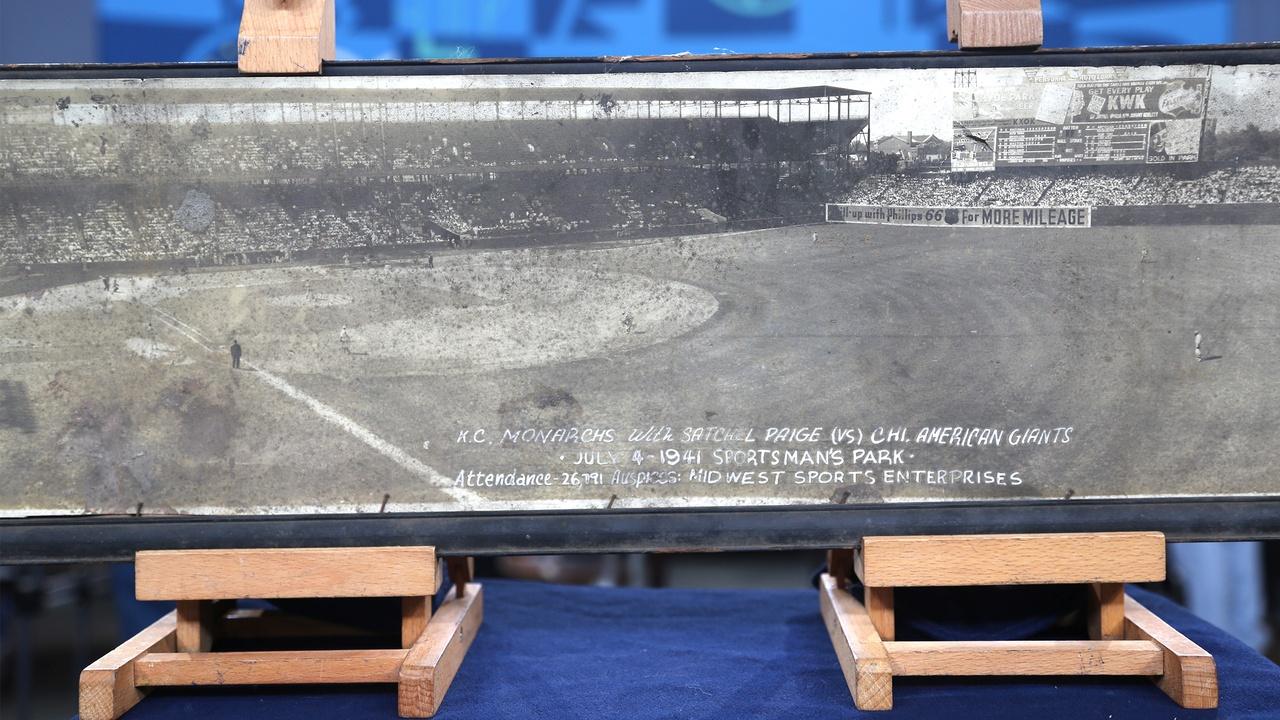 Antiques Roadshow | Appraisal: 1941 Sportsman's Park Panorama