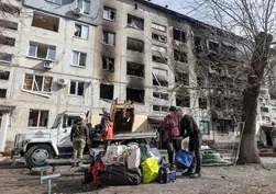 News Wrap: Russian airstrikes kill at least 20 in Ukraine