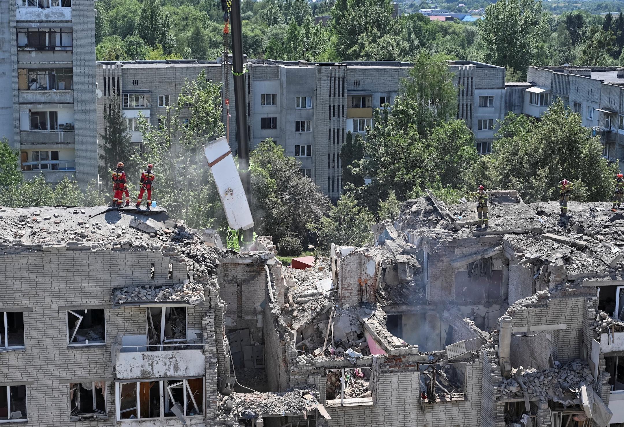 News Wrap: Russian drone and missile attack kills 10 in Ukraine