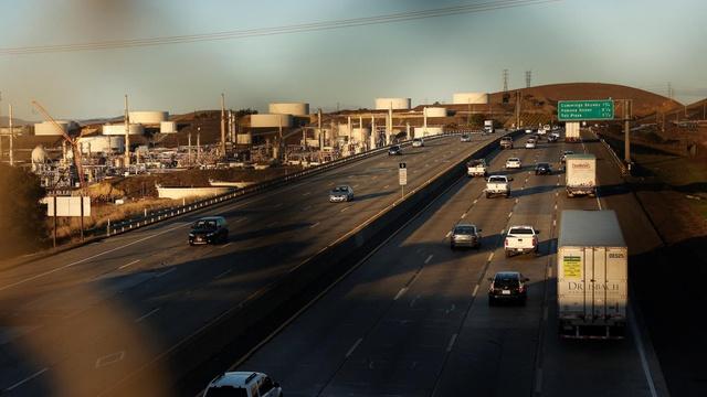 Thousands of immigrant truckers lose CDLs in Trump crackdown