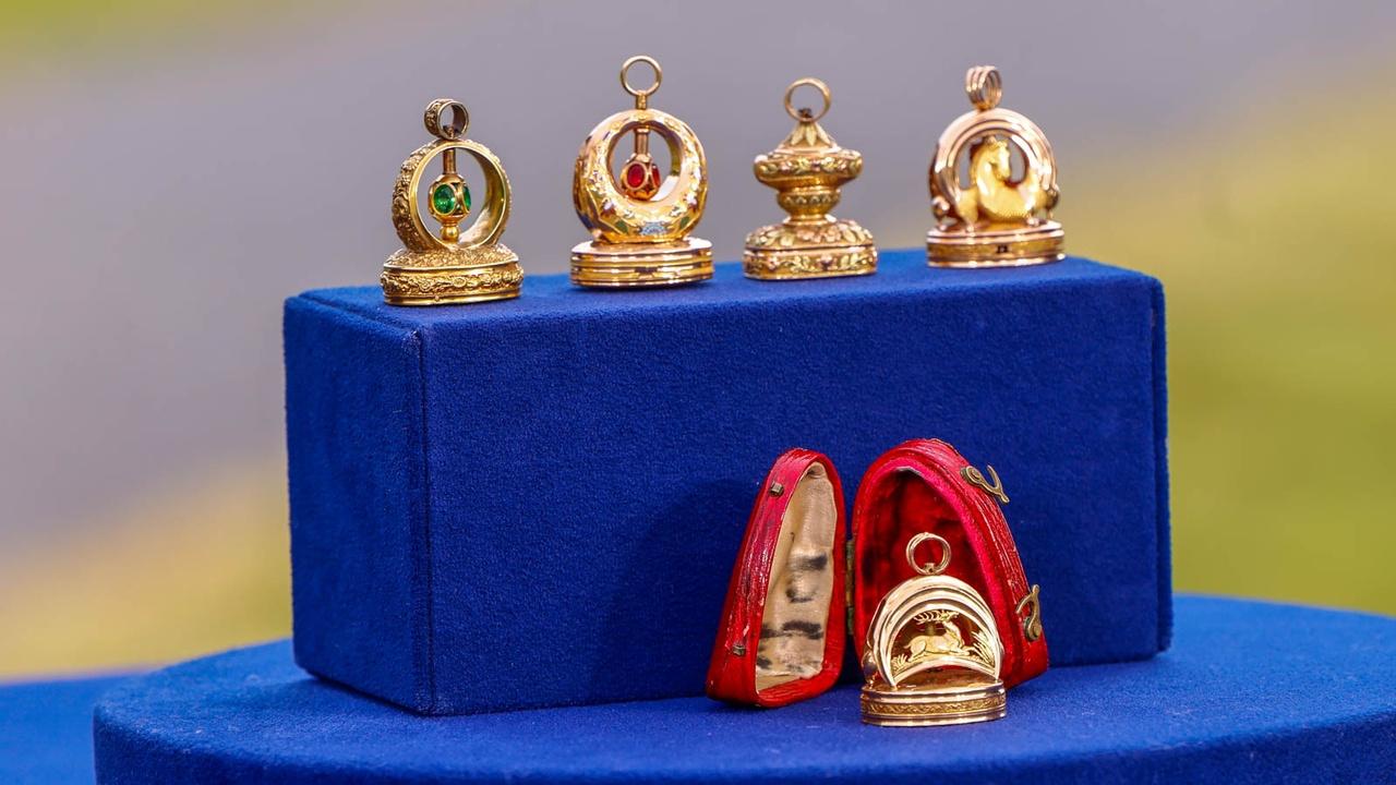 Antiques Roadshow | Appraisal: European Musical Watch Fobs, ca. 1820