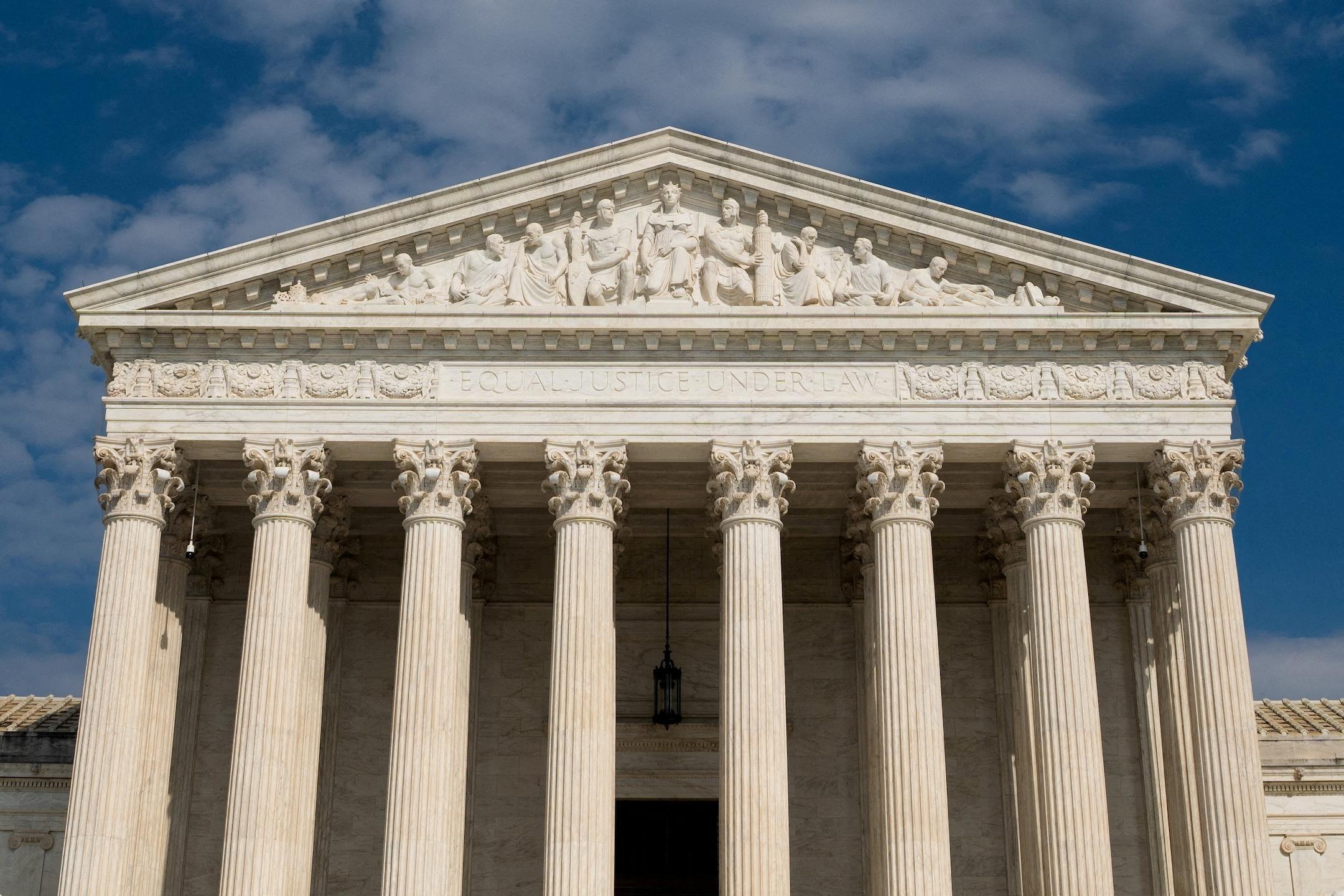News Wrap: Supreme Court to review mandatory detention policy for migrants