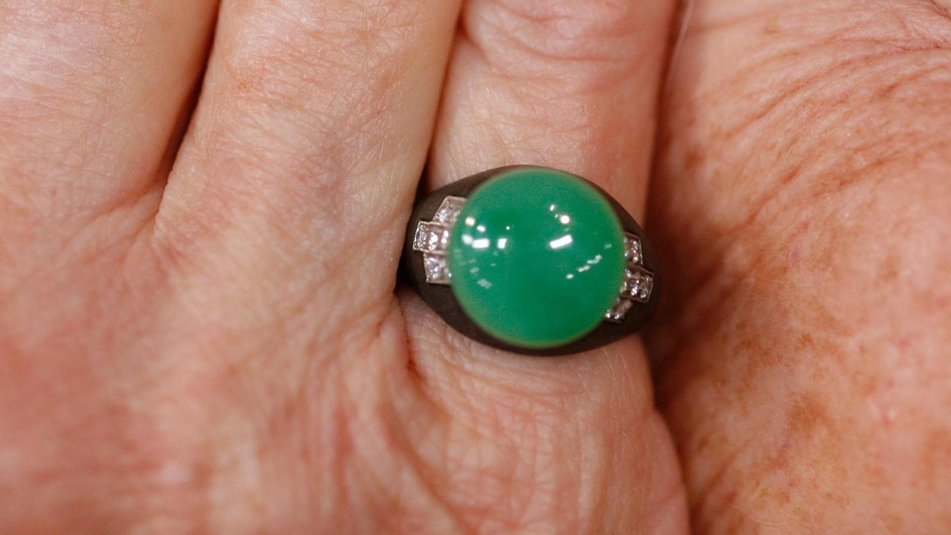 Appraisal Marsh Steel, Jade & Diamond Ring, ca. 1950 Antiques Roadshow THIRTEEN New York