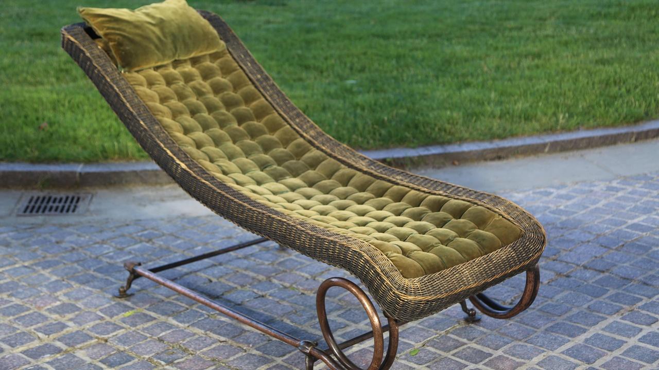 Antiques Roadshow | Appraisal: Comfort Furniture Co. Chaise Longue, ca. 1900