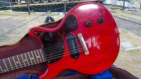 Appraisal: 1960 Gibson Les Paul Junior Guitar with Case & Strap: asset-mezzanine-16x9