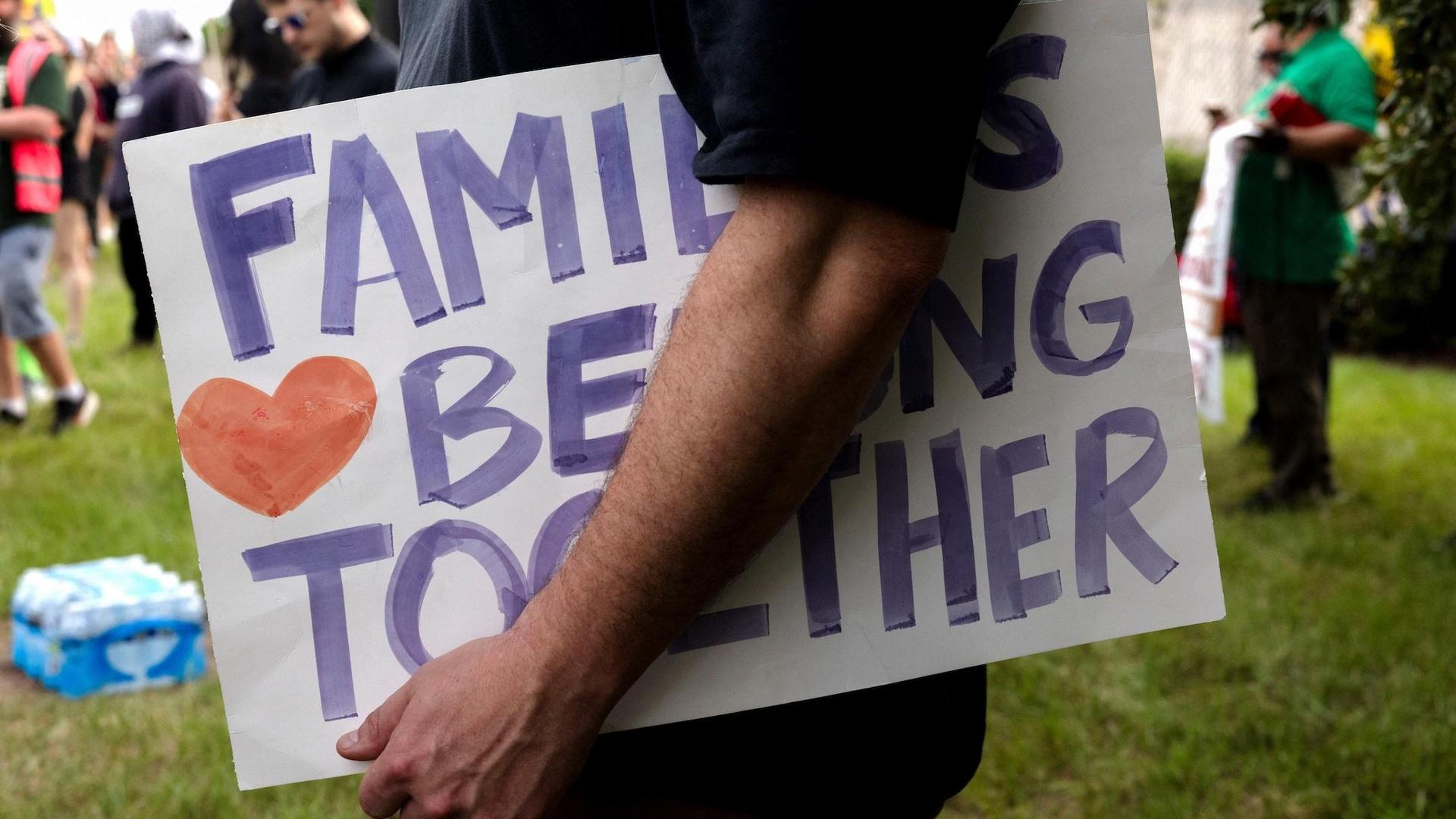 Detainees at Texas ICE facility protest living conditions | PBS News ...